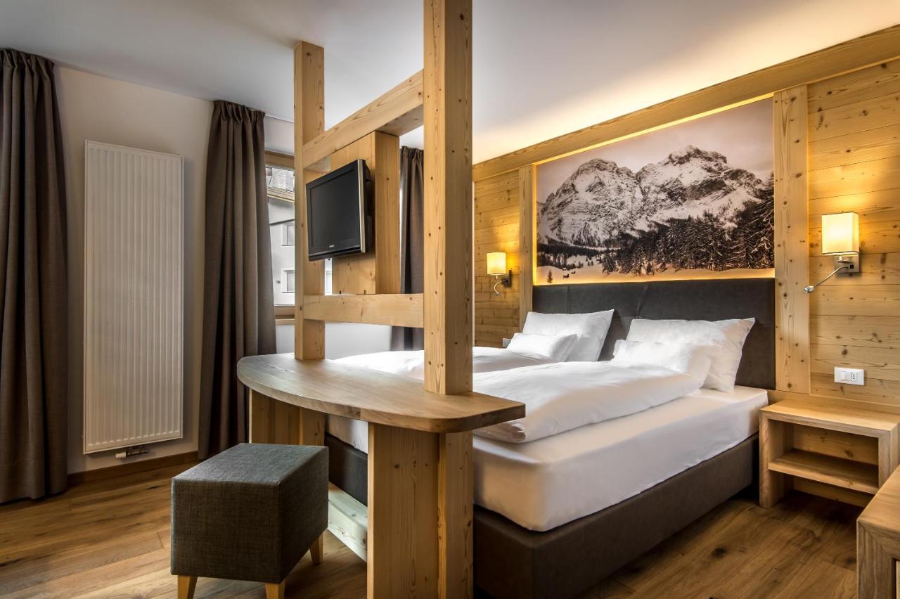 Garni Larix Hotel Colfosco Exterior photo