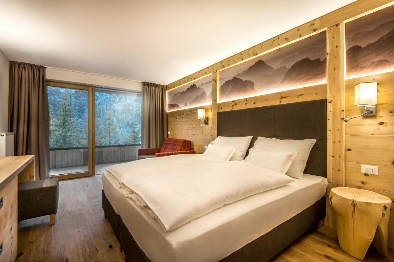 Garni Larix Hotel Colfosco Exterior photo