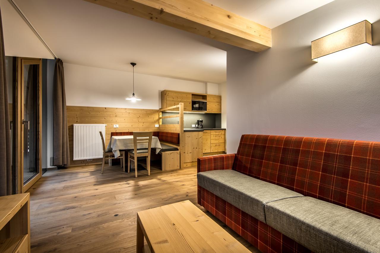Garni Larix Hotel Colfosco Exterior photo